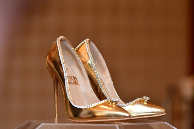 Туфли, украшенные золотом — 17 миллионов долларов