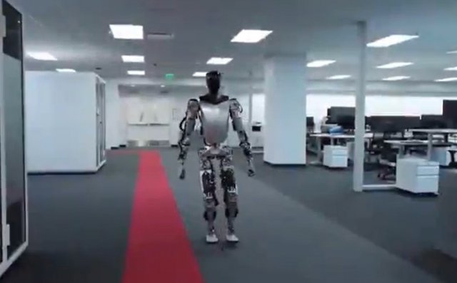Boston Dynamics берегись: Tesla показывает своего робота-андроида