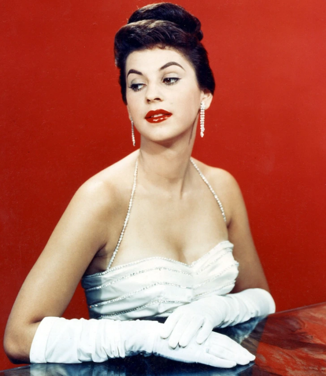 Лус Марина Сулуага (Колумбия), «Мисс Вселенная — 1958»