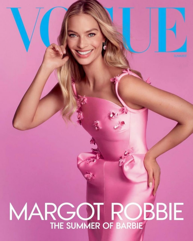 Марго Робби снялась для Vogue в образе куклы Барби