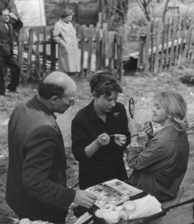 Алиса Фрейндлих на съемочной площадке фильма «Похождения зубного врача», 1965 год