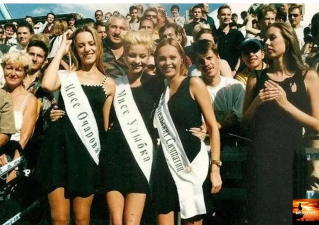 Участницы конкурса «Мисс Москва» 1999 года.