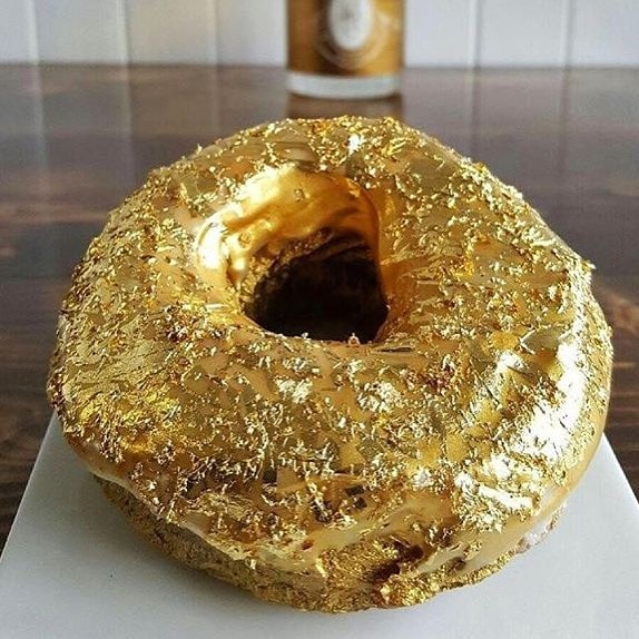 Пончик, покрытый золотом — 100 долларов