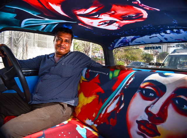 Такси, вдохновлённое известным индийским режиссёром и телеведущим Караном Джохаром