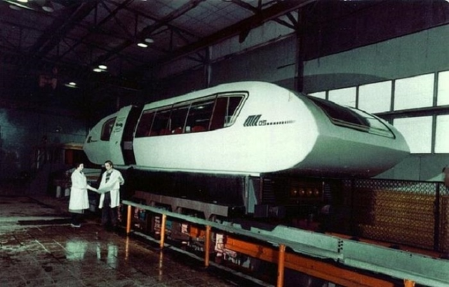 Поезд на магнитной подушке (ТА-05)