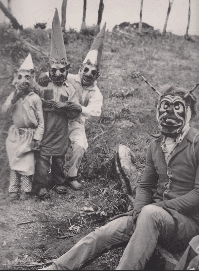 Обычное празднование Хэллоуина в 1900-х годах