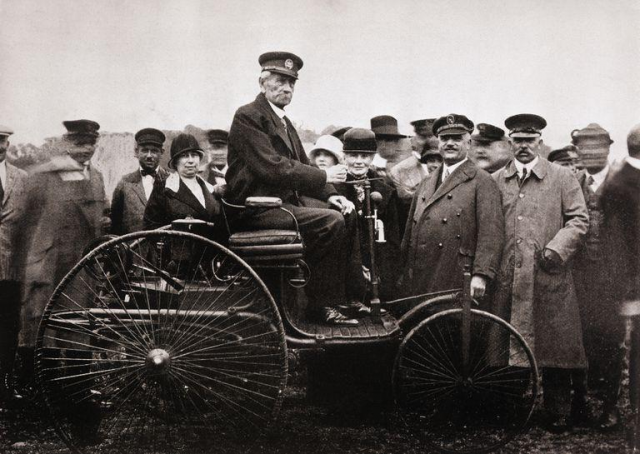 Первый автомобиль Benz Patent-Motorwagen, 1885 год