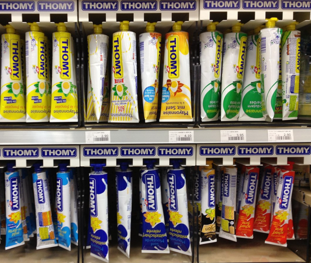 В Швейцарии майонез продаётся в упаковках, похожих на тюбики с зубной пастой