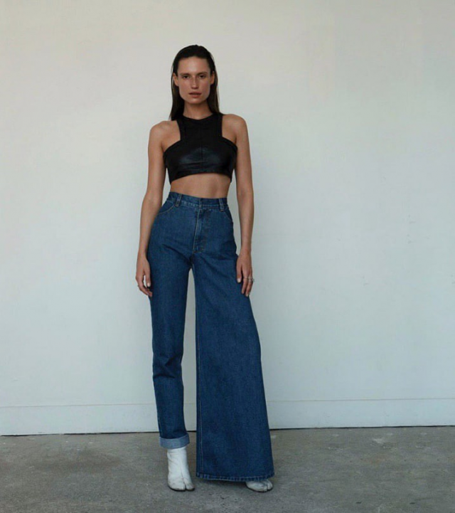 Асимметричные джинсы от Ksenia Schneider