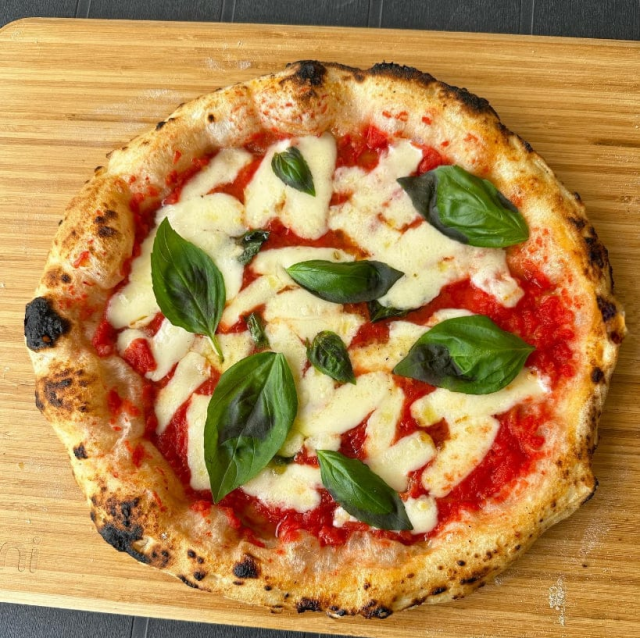 Неаполитанская пицца, Италия — 2 место