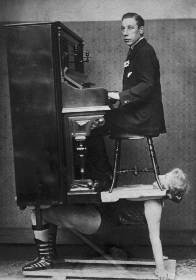 Могучая дама и пианист, 1920-е годы