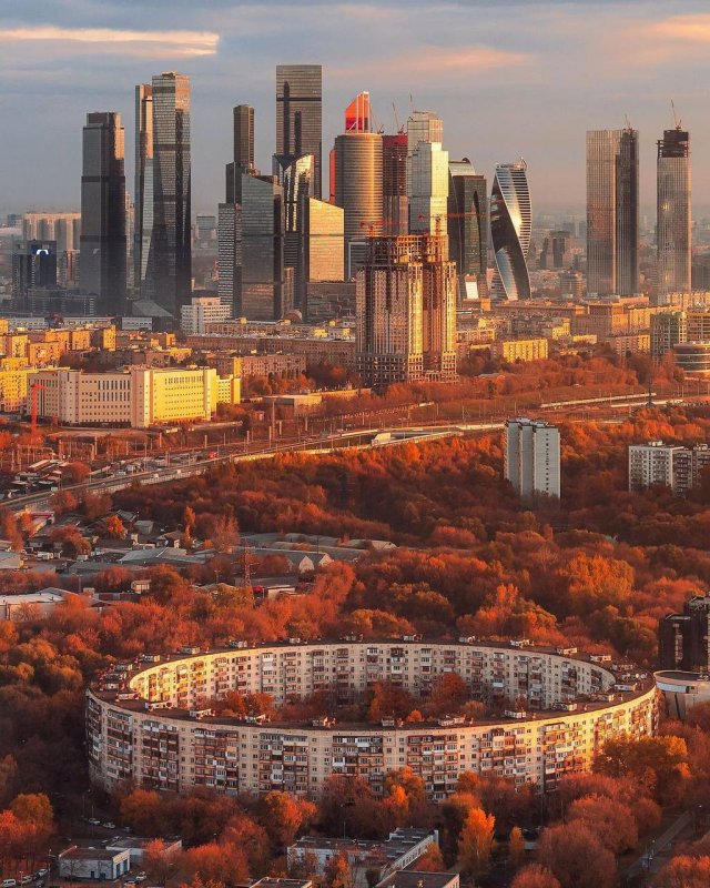 Как выглядит осенняя Москва