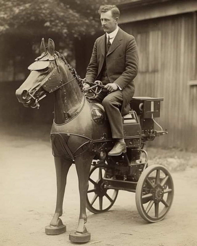 Прототип каретного мотоцикла с лошадиной тягой, начало 1900-х годов