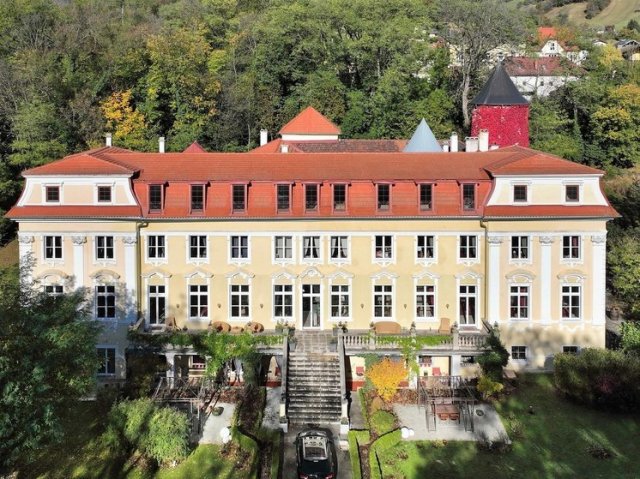 Последний замок Моцарта, в котором 50 комнат продают за 13,1 миллиона долларов
