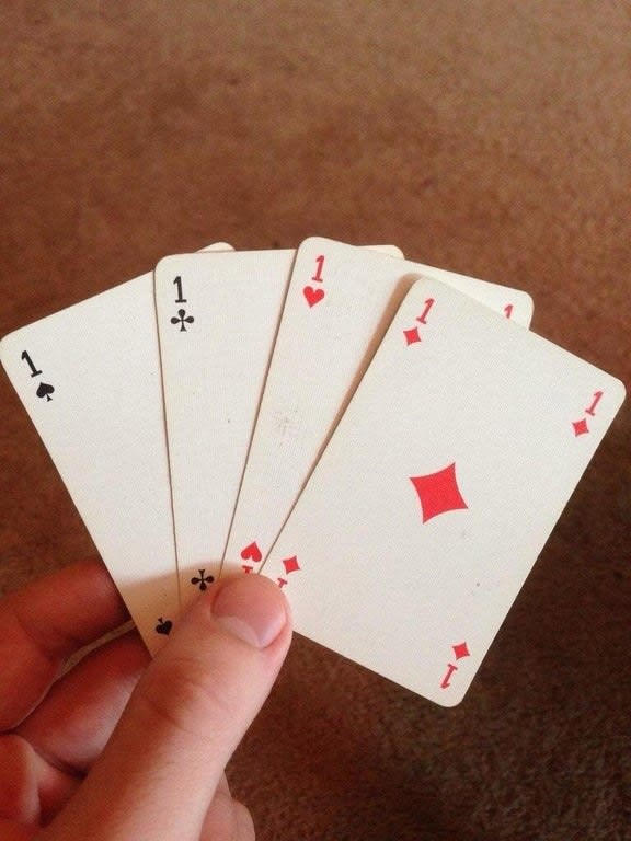 Игральные карты с единичками