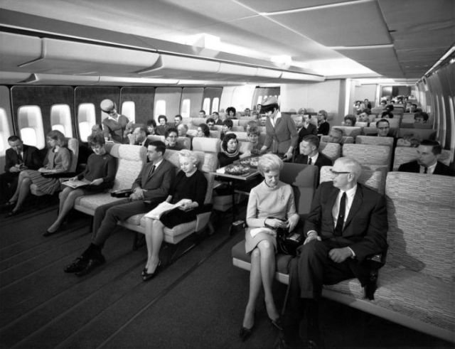 В 1960-е годы &quot;Боинг&quot; едва не обанкротился, после чего они догадались, что нужно возить больше людей на самолетах меньших размеров