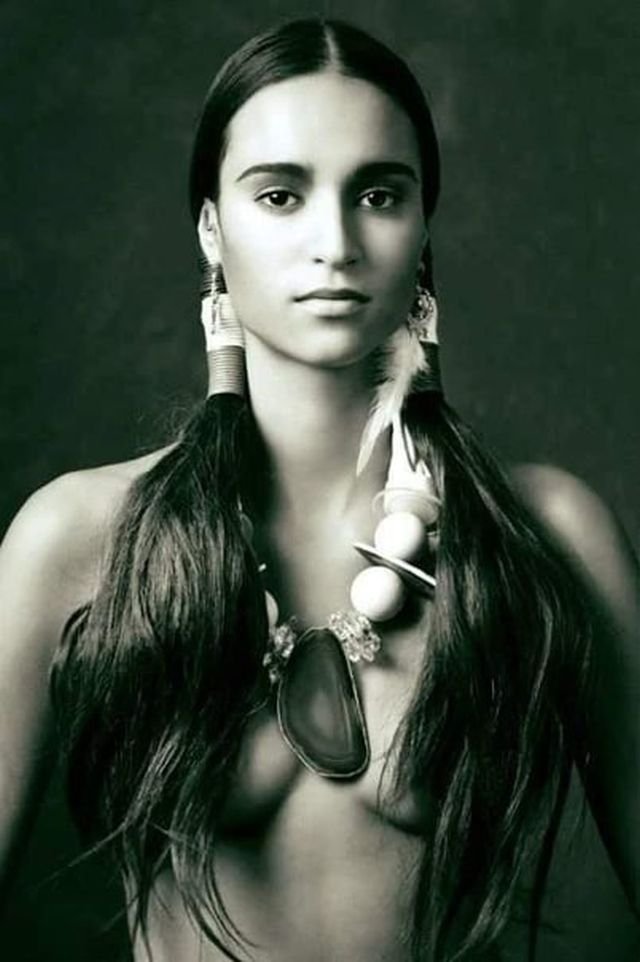 Индейская девушка, 1960-е.