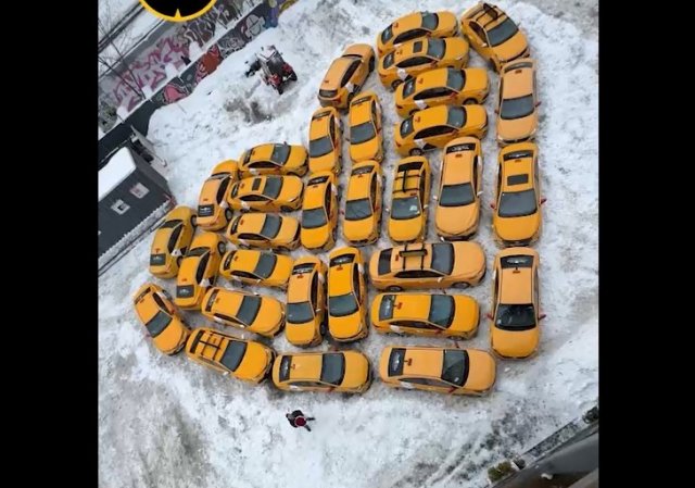 Таксист из Москвы сделал предложение своей девушке необычным способом