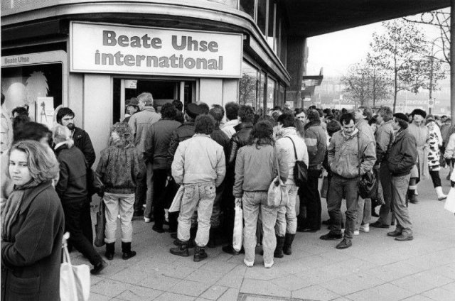 Первый секс-шоп в ГДР. 1989