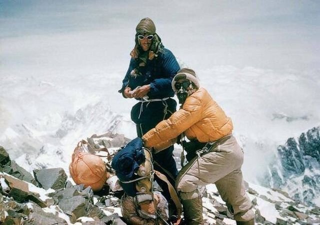 Первые люди на вершине Эвереста