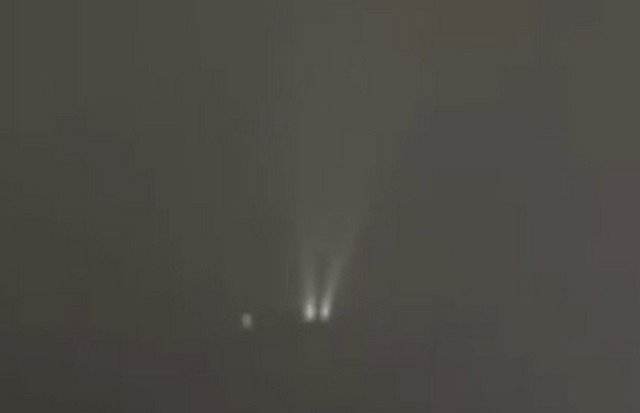 В Канаде молния ударила в пассажирский самолет - на борту было 500 человек