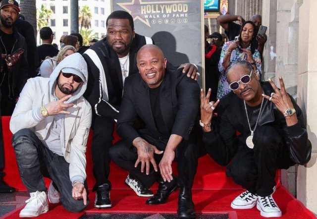 Герои 2000-х стареют: Эминем, Снуп Догг, Dr Dre и 50 Cent пришли на Аллею славы