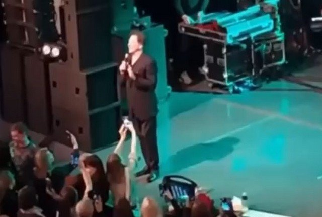 Григорий Лепс устроил очередной скандал на концерте