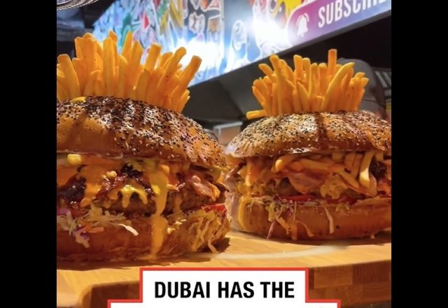 Ночной жор: огромный бургер в Дубае