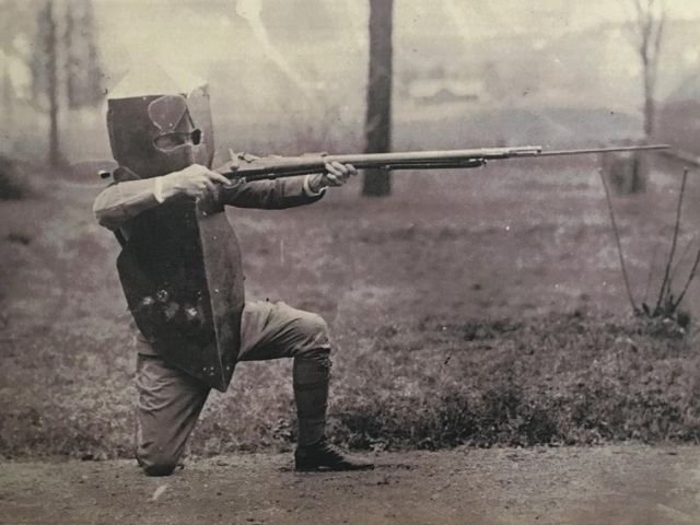 Пуленепробиваемый жилет от Guy Brewster, 1917 год.