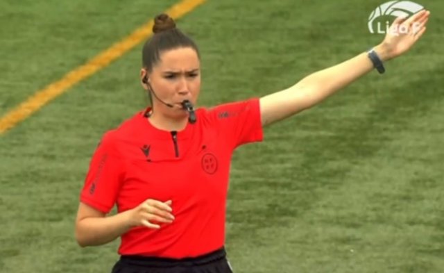Прекрасный женский футбол Испании - и гол с 60 метров