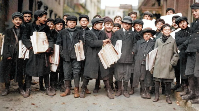 Маленькие продавцы газет. США, 1909 год. Маленькие продавцы газет. США, 1909 год.