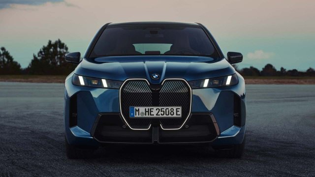 Первые фото свежего BMW iX 2026 года (4 фото)