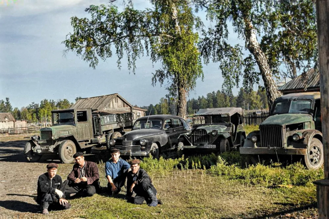 "Герои сибирской глубинки». Бердский лесхоз, 1955 год. "Герои сибирской глубинки». Бердский лесхоз, 1955 год.