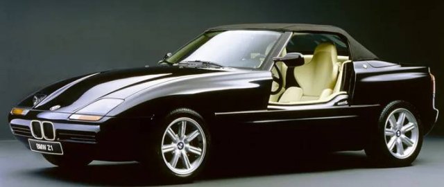 В Москве катается редкая BMW Z1 конца 80-х – начала 90-х