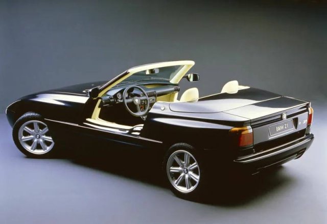В Москве катается редкая BMW Z1 конца 80-х – начала 90-х