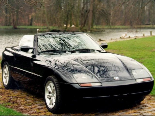 В Москве катается редкая BMW Z1 конца 80-х – начала 90-х