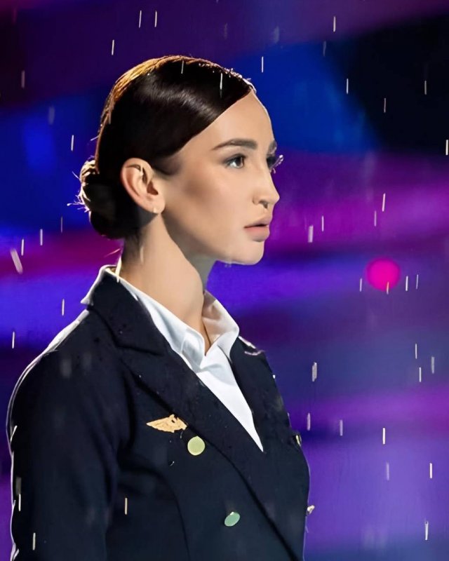 Ольга Бузова отмечает 21-летие на телевидении