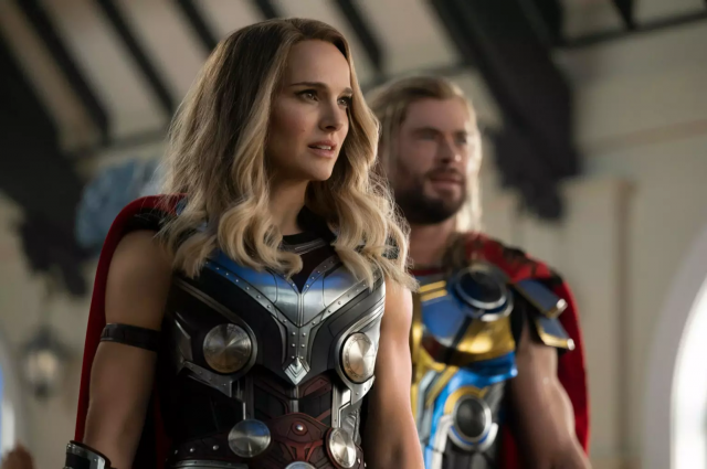 Худший в 4 фазе — Тор: Любовь и гром (2022) Худший в 4 фазе — Тор: Любовь и гром (2022)