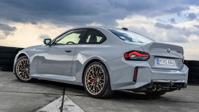 BMW показали новую M2 CS: самое мощное задеприводное авто М-серии