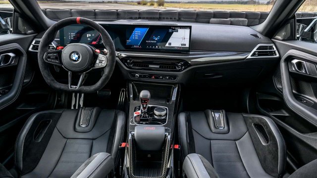 BMW показали новую M2 CS: самое мощное задеприводное авто М-серии