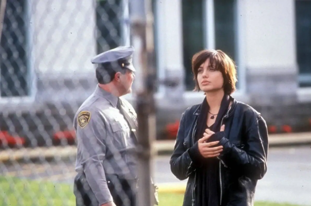 Ложный огонь (1996) — первая драматическая роль Ложный огонь (1996) — первая драматическая роль