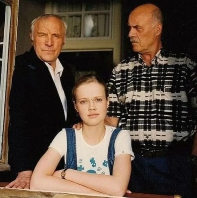На съёмках фильма «Ворошиловский стрелок». На съёмках фильма «Ворошиловский стрелок».