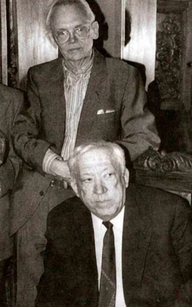 Леонид Гайдай и Юрий Никулин, 1993 год Леонид Гайдай и Юрий Никулин, 1993 год