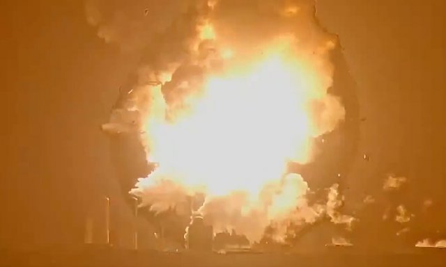 Мощный взрыв ракеты-носителя SpaceX Starship