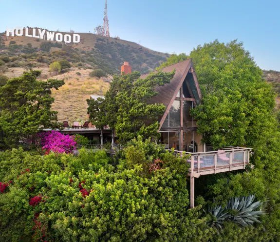 Дом возле легендарной надписи HOLLYWOOD продается за $2,25 млн Дом возле легендарной надписи HOLLYWOOD продается за $2,25 млн