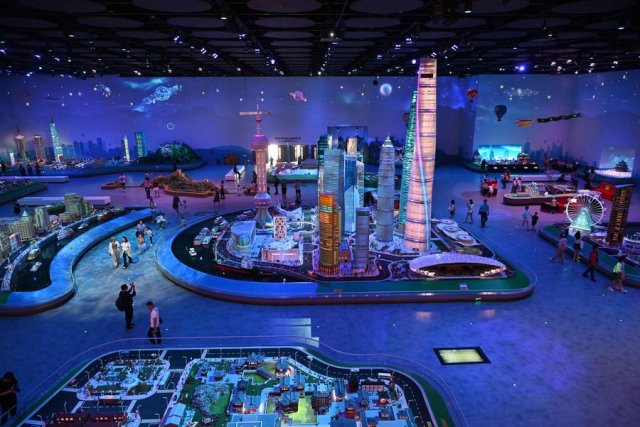 В Шанхае построили самый большой в мире Legoland