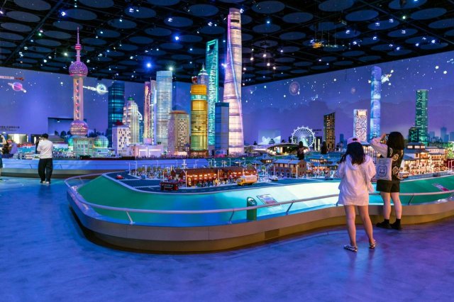 В Шанхае построили самый большой в мире Legoland