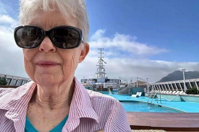 Она выбрала быть счастливой: 77-летняя американка продала имущество и укатила в кругосветку