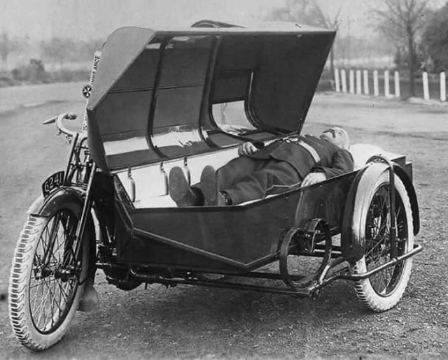 Первая машина скорой помощи в Великобритании, 1920 год