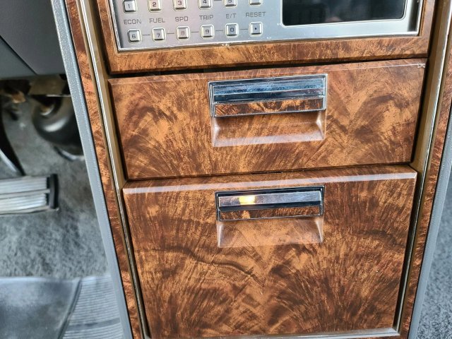 Передняя панель Chrysler New Yorker 1980-х годов